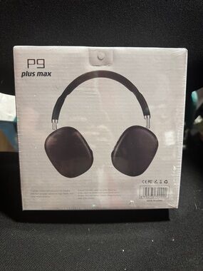 P9 Plus Max Over-Ear Headphones - Black